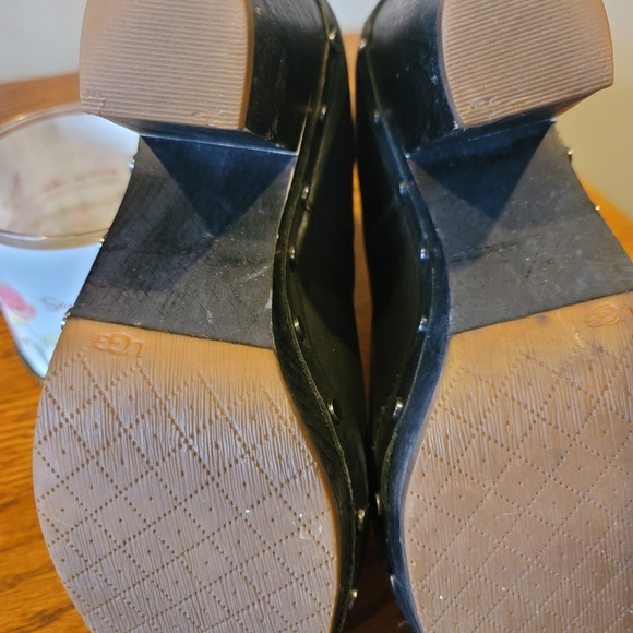 Ugg studded ankle boots - Picture 5 of 5